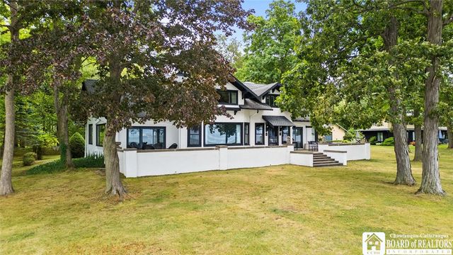 5160 West Lake Road, Dunkirk, NY 14048