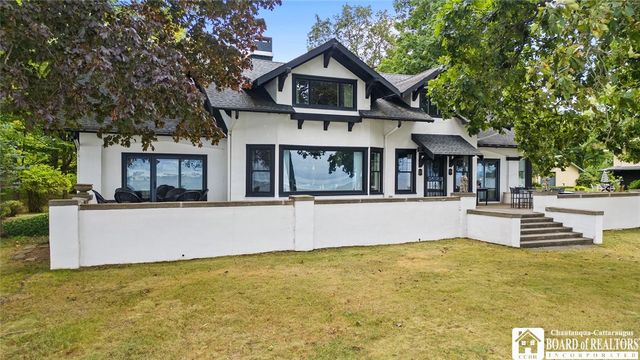 5160 West Lake Road, Dunkirk, NY 14048