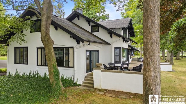 5160 West Lake Road, Dunkirk, NY 14048