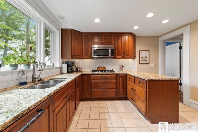 5160 West Lake Road, Dunkirk, NY 14048