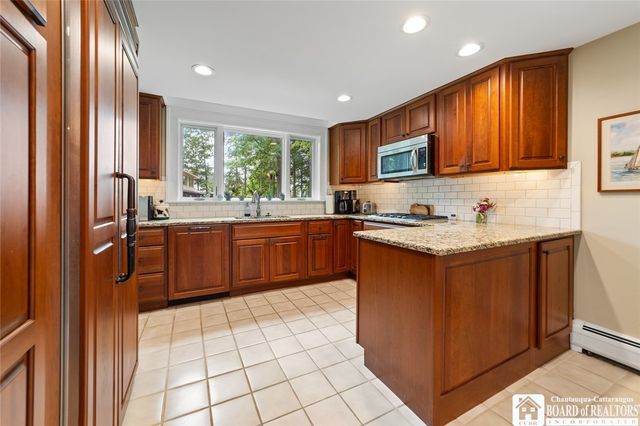 5160 West Lake Road, Dunkirk, NY 14048