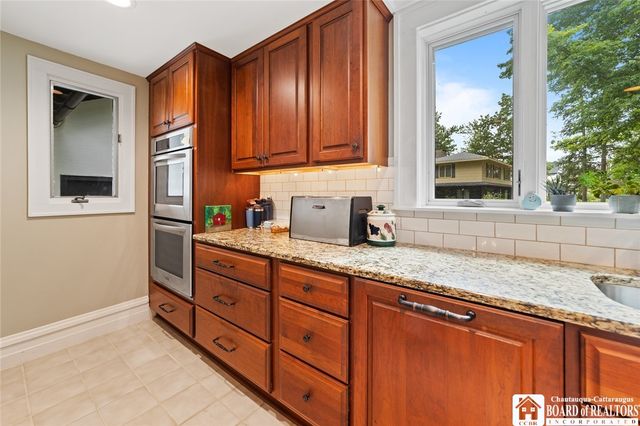 5160 West Lake Road, Dunkirk, NY 14048