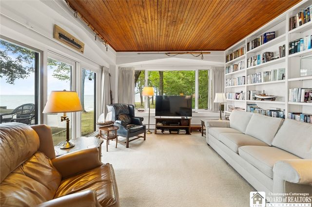 5160 West Lake Road, Dunkirk, NY 14048