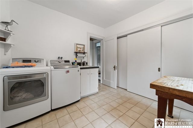 5160 West Lake Road, Dunkirk, NY 14048