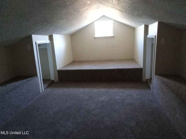 9219 Anding Oil City Road, Bentonia, MS 39040