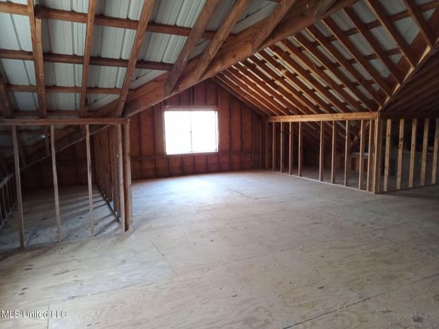 9219 Anding Oil City Road, Bentonia, MS 39040