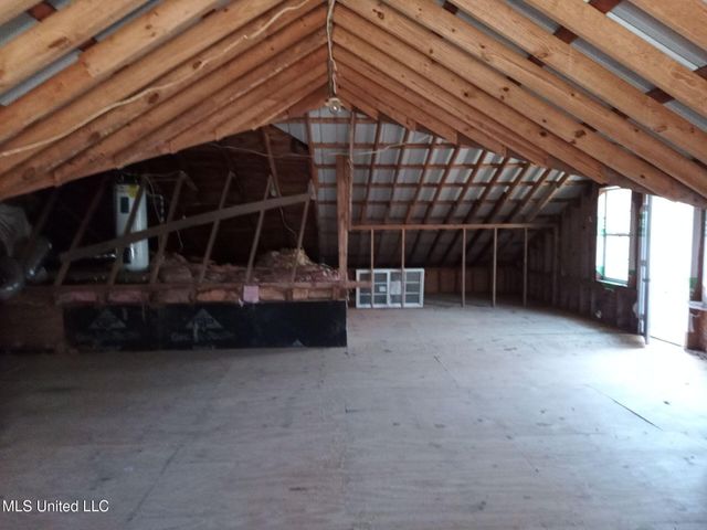 9219 Anding Oil City Road, Bentonia, MS 39040