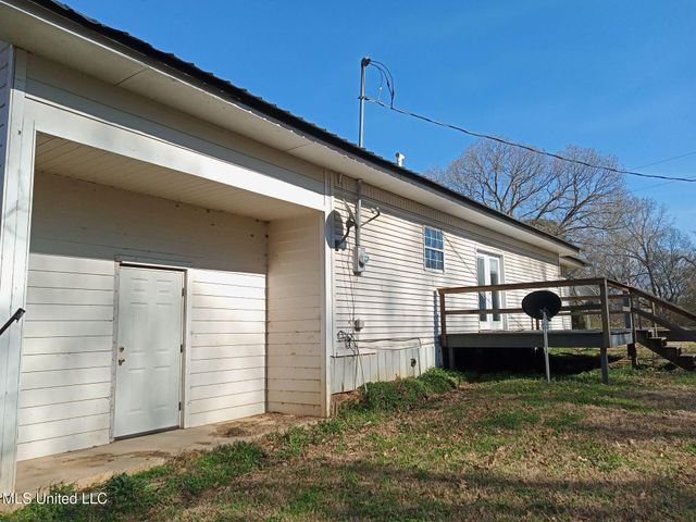 9219 Anding Oil City Road, Bentonia, MS 39040