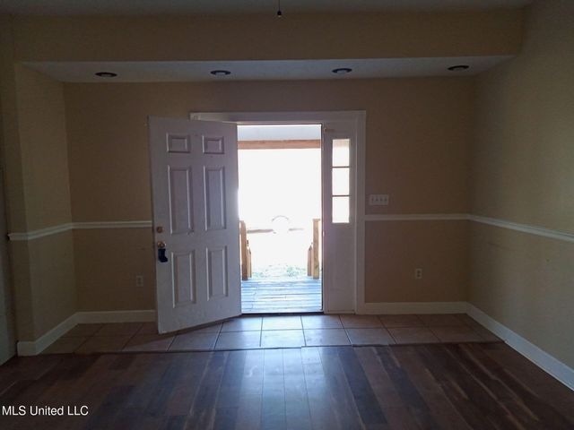 9219 Anding Oil City Road, Bentonia, MS 39040