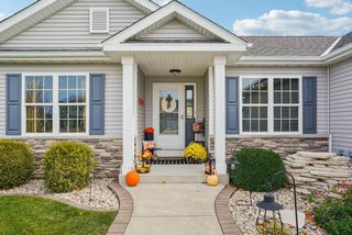 N8174 Woody Lane, Ixonia, WI 53036