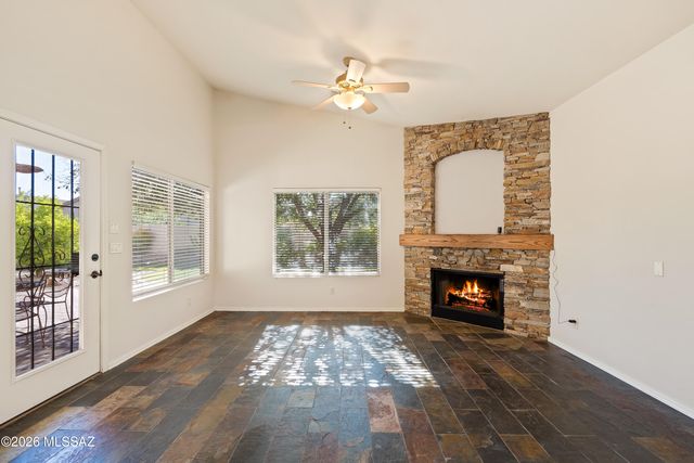 7488 N Bradstreet Drive, Tucson, AZ 85743