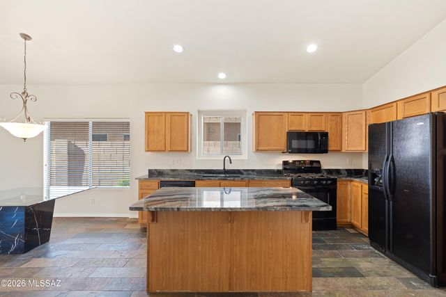 7488 N Bradstreet Drive, Tucson, AZ 85743