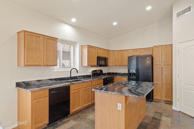 7488 N Bradstreet Drive, Tucson, AZ 85743