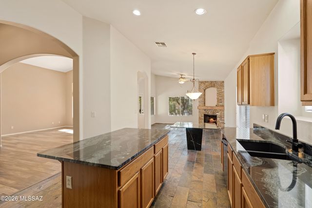 7488 N Bradstreet Drive, Tucson, AZ 85743