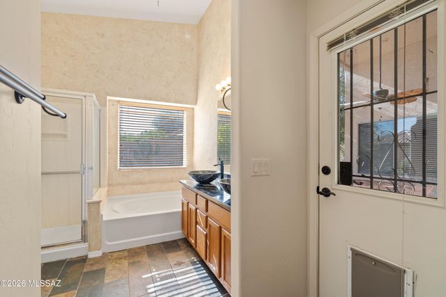 7488 N Bradstreet Drive, Tucson, AZ 85743