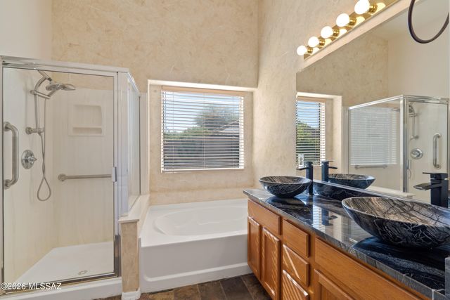 7488 N Bradstreet Drive, Tucson, AZ 85743