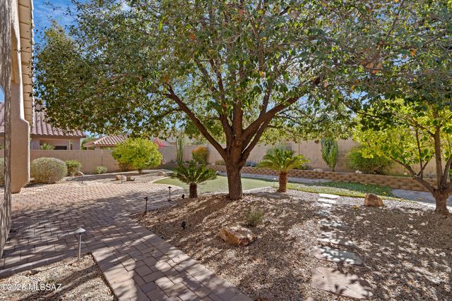 7488 N Bradstreet Drive, Tucson, AZ 85743