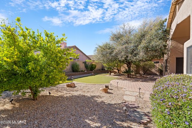 7488 N Bradstreet Drive, Tucson, AZ 85743