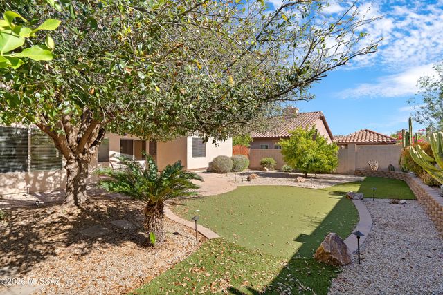 7488 N Bradstreet Drive, Tucson, AZ 85743