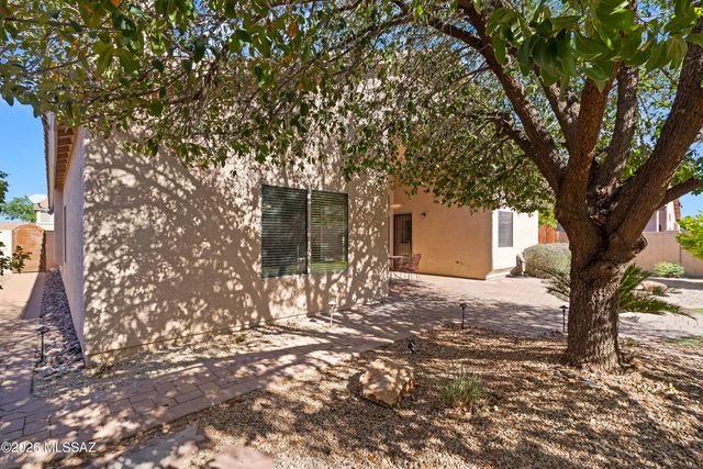 7488 N Bradstreet Drive, Tucson, AZ 85743