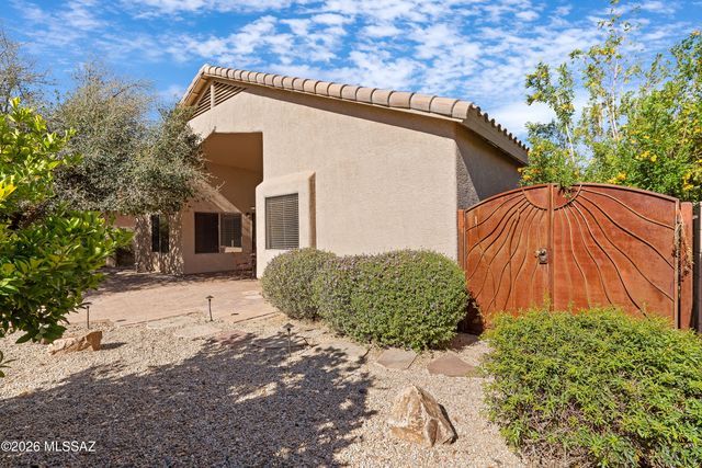 7488 N Bradstreet Drive, Tucson, AZ 85743