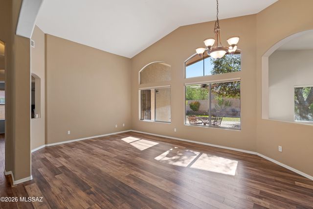 7488 N Bradstreet Drive, Tucson, AZ 85743