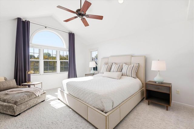 1900 LITTLE VALLEY COURT, De Pere, WI 54115