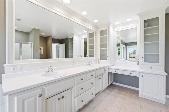 1900 LITTLE VALLEY COURT, De Pere, WI 54115