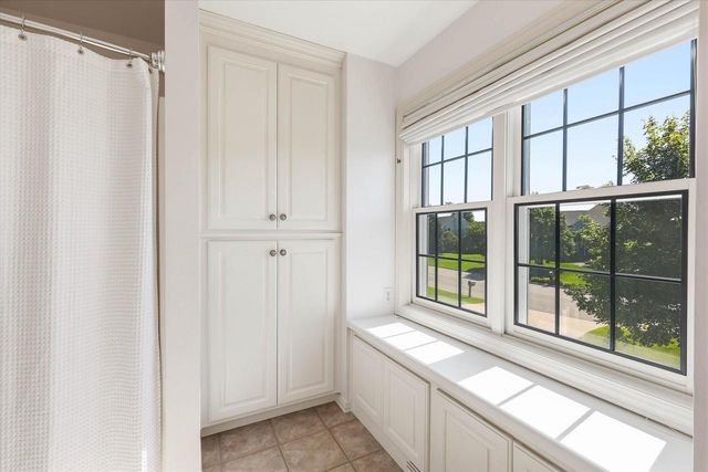 1900 LITTLE VALLEY COURT, De Pere, WI 54115