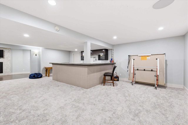 1900 LITTLE VALLEY COURT, De Pere, WI 54115
