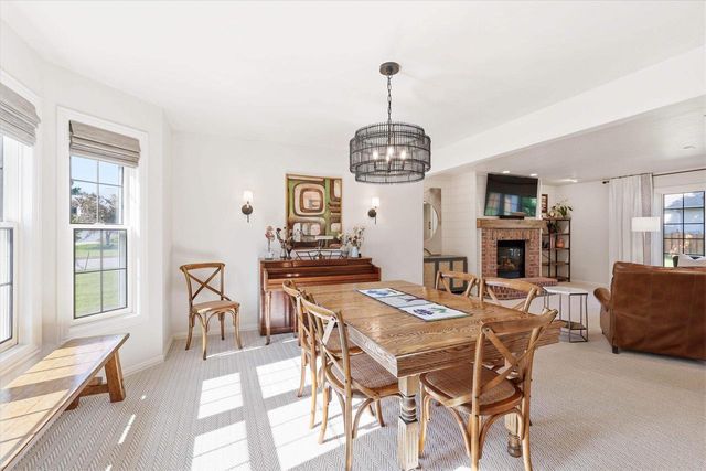 1900 LITTLE VALLEY COURT, De Pere, WI 54115