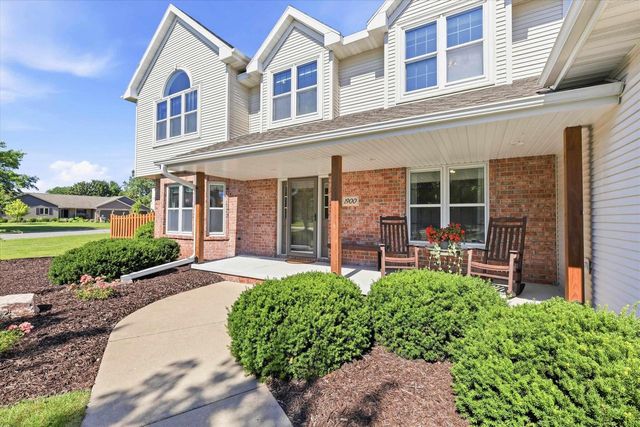 1900 LITTLE VALLEY COURT, De Pere, WI 54115