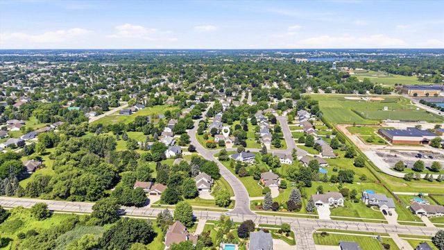 1900 LITTLE VALLEY COURT, De Pere, WI 54115