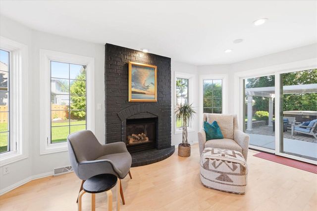 1900 LITTLE VALLEY COURT, De Pere, WI 54115