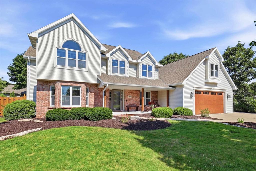 1900 LITTLE VALLEY COURT, De Pere, WI 54115