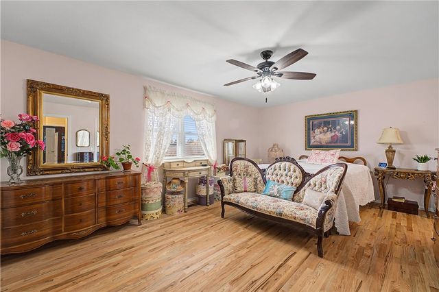 2606 W Beau Drive, Rogers, AR 72758