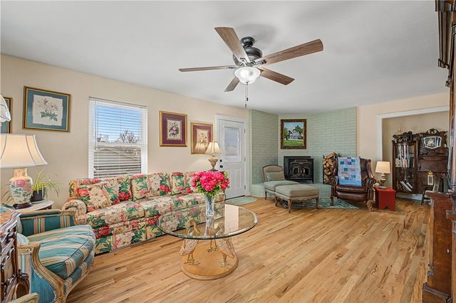 2606 W Beau Drive, Rogers, AR 72758