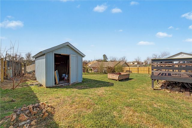 2606 W Beau Drive, Rogers, AR 72758