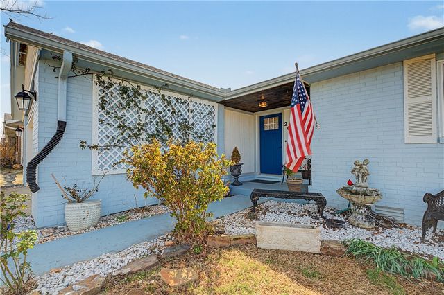 2606 W Beau Drive, Rogers, AR 72758