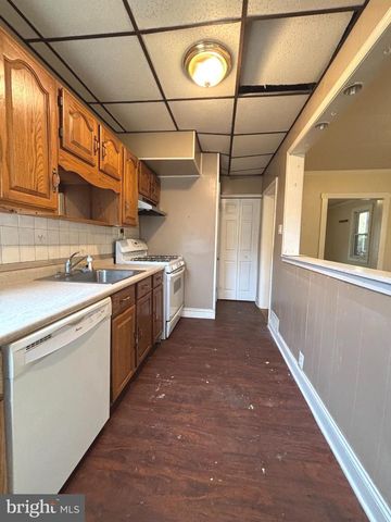 215 HORTON AVE, Brooklawn, NJ 08030