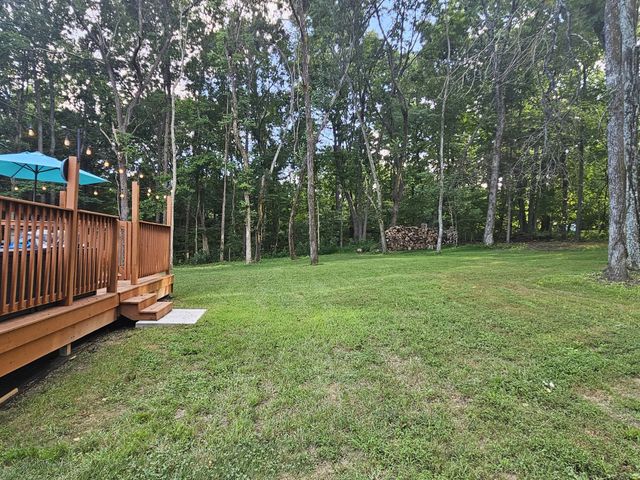 425 Buck Graves Rd, Westmoreland, TN 37186