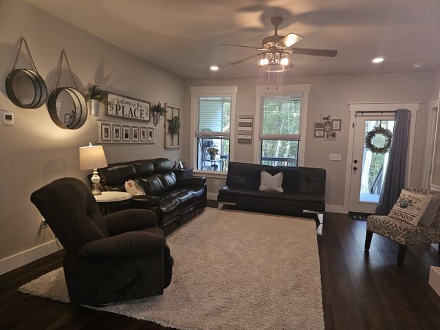 425 Buck Graves Rd, Westmoreland, TN 37186