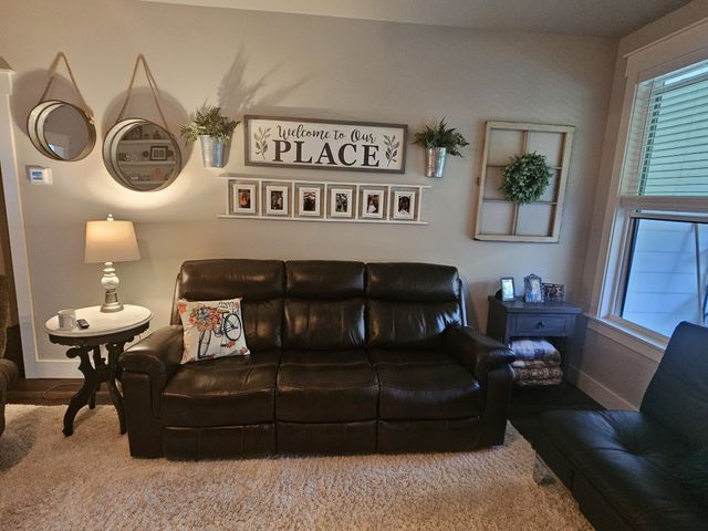 425 Buck Graves Rd, Westmoreland, TN 37186