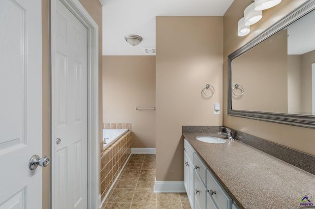 222 Blue Ridge Lane, Warner Robins, GA 31088