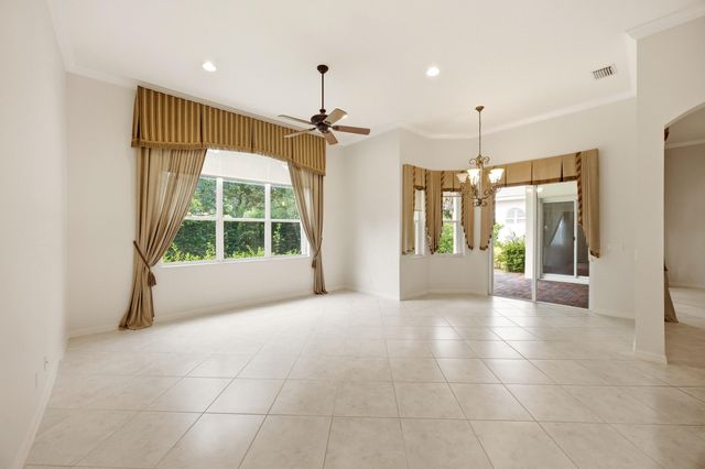 195 Sedona Way, Palm Beach Gardens, FL 33418