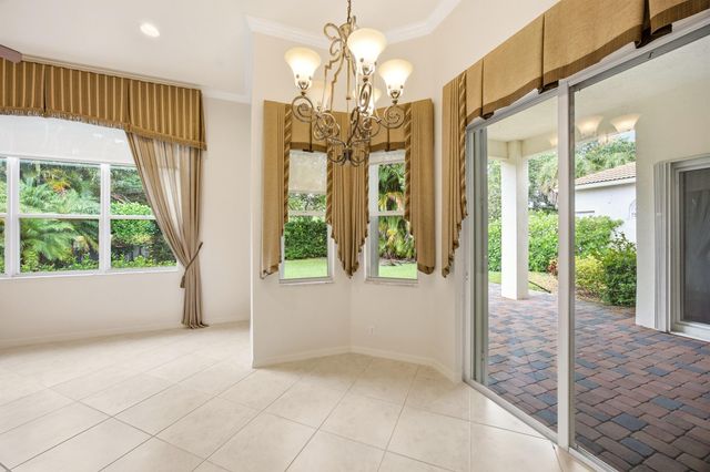195 Sedona Way, Palm Beach Gardens, FL 33418