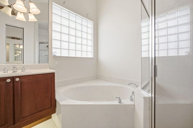 195 Sedona Way, Palm Beach Gardens, FL 33418