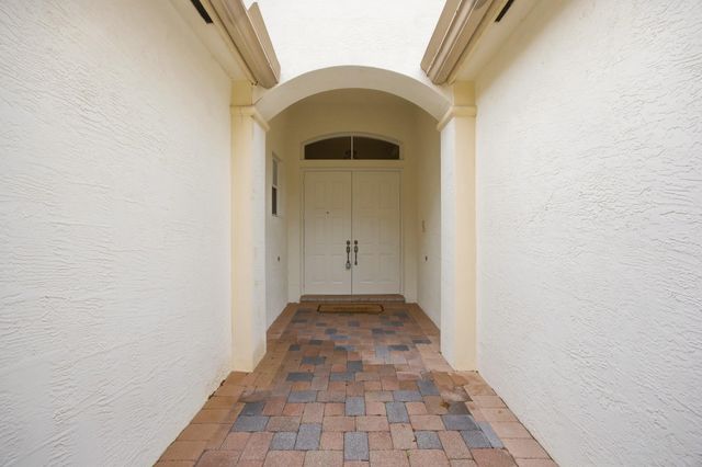 195 Sedona Way, Palm Beach Gardens, FL 33418