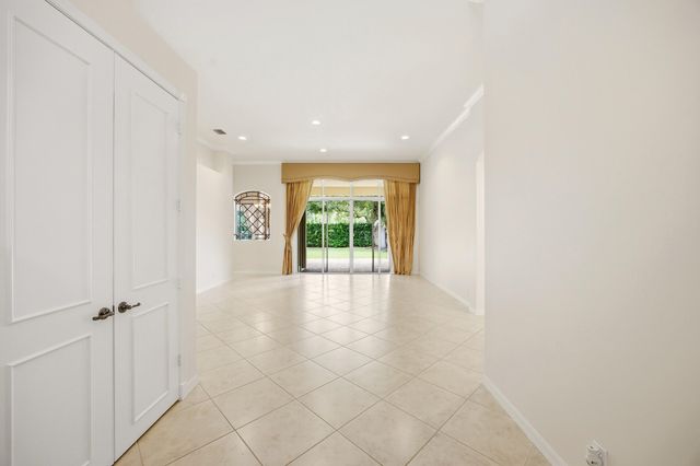 195 Sedona Way, Palm Beach Gardens, FL 33418