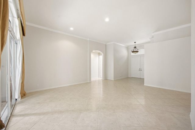 195 Sedona Way, Palm Beach Gardens, FL 33418